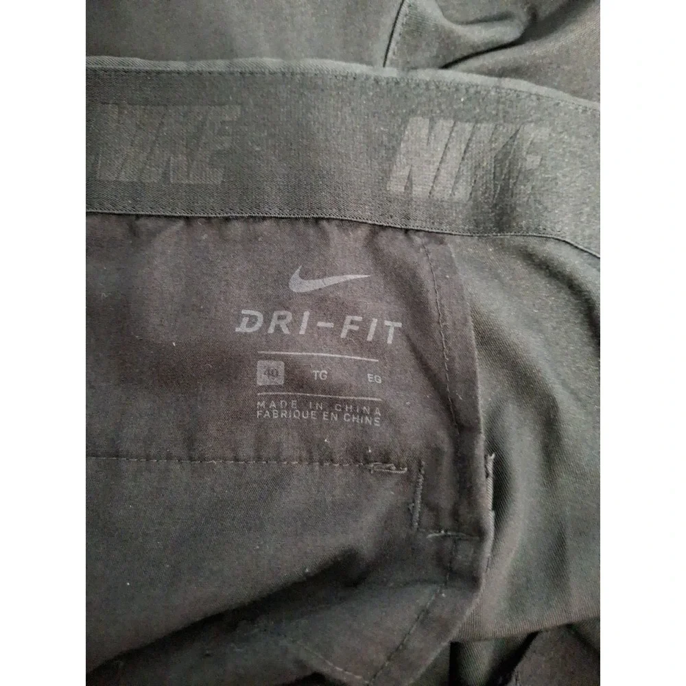 Nike Dri-Fit Mens Black Golf Shorts Size 40